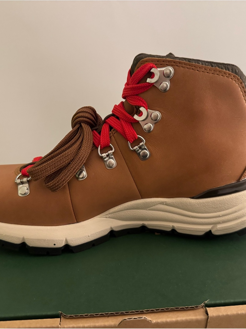 Danner Mountain 600 Women's Saddle Tan Boots with Red Laces - Picture 10 of 14